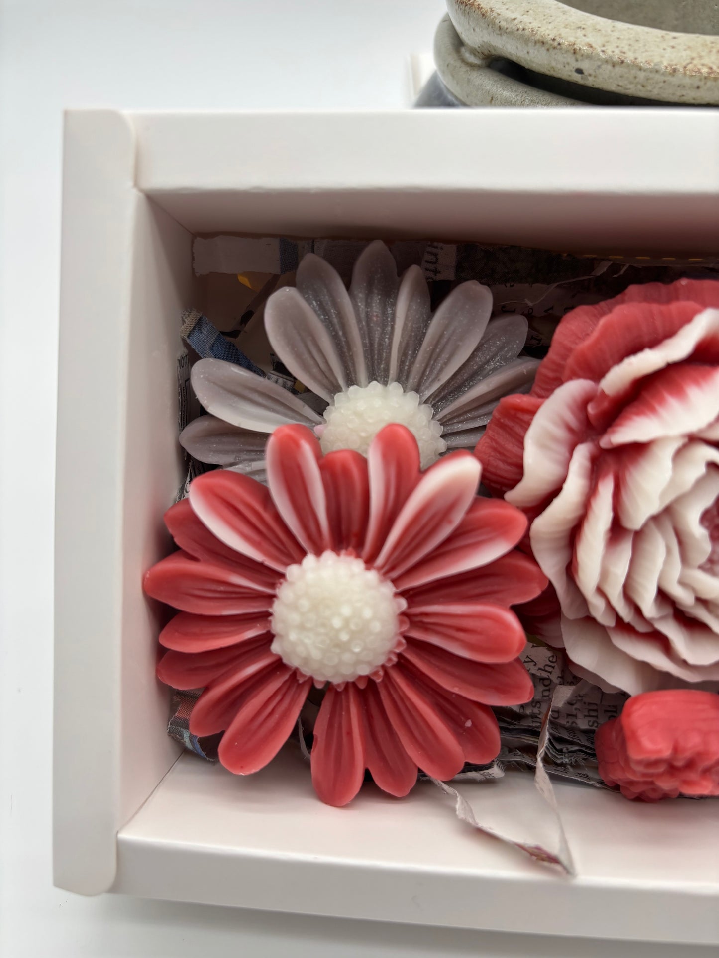 Floral Wax Melt Gift Set – Red and Gray- Handcrafted Soy Wax Flowers