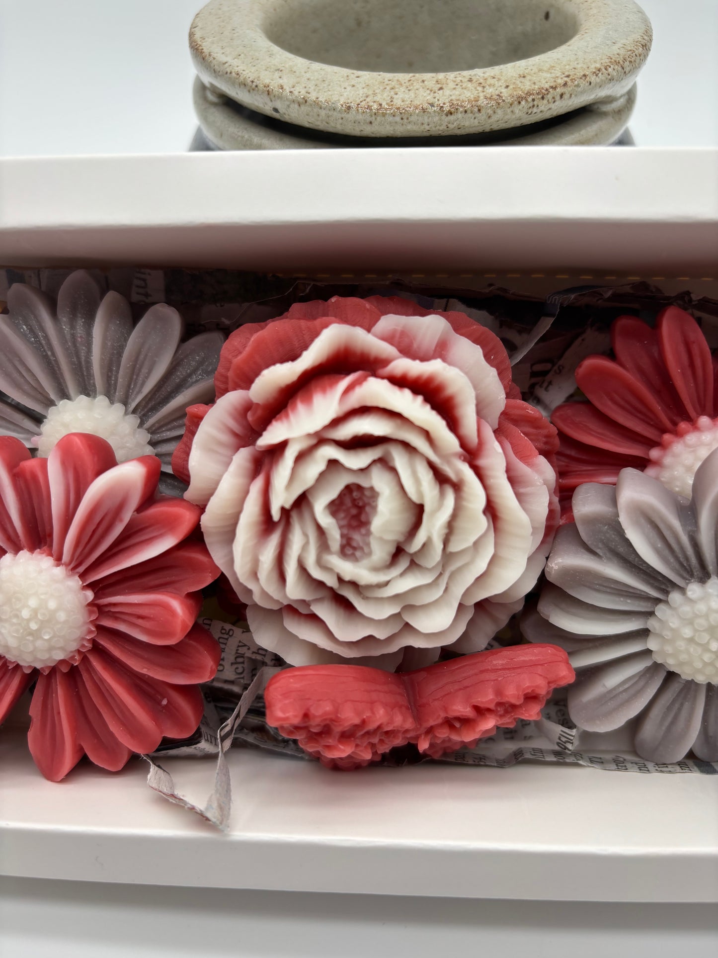 Floral Wax Melt Gift Set – Red and Gray- Handcrafted Soy Wax Flowers
