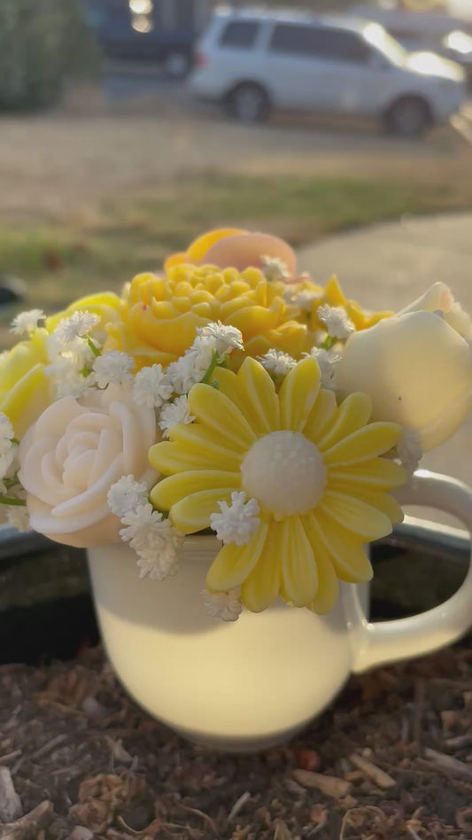 Yellow and White Soy Wax Flower Bouquet in Mug | Peony & Daisy Wax Melts (Copy)